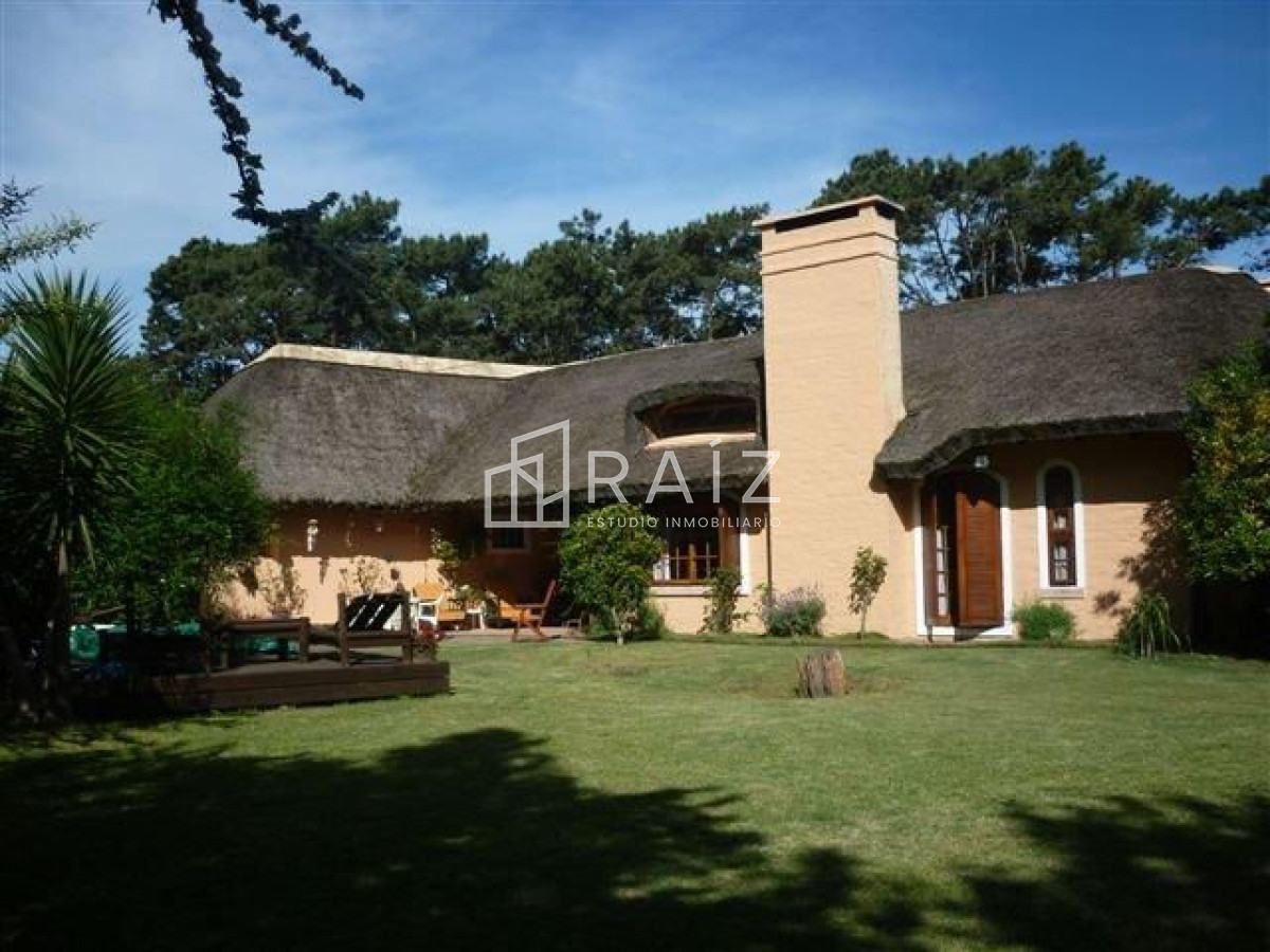 Casa ID.1867 - Casa en Punta del Este, Jardines de Córdoba