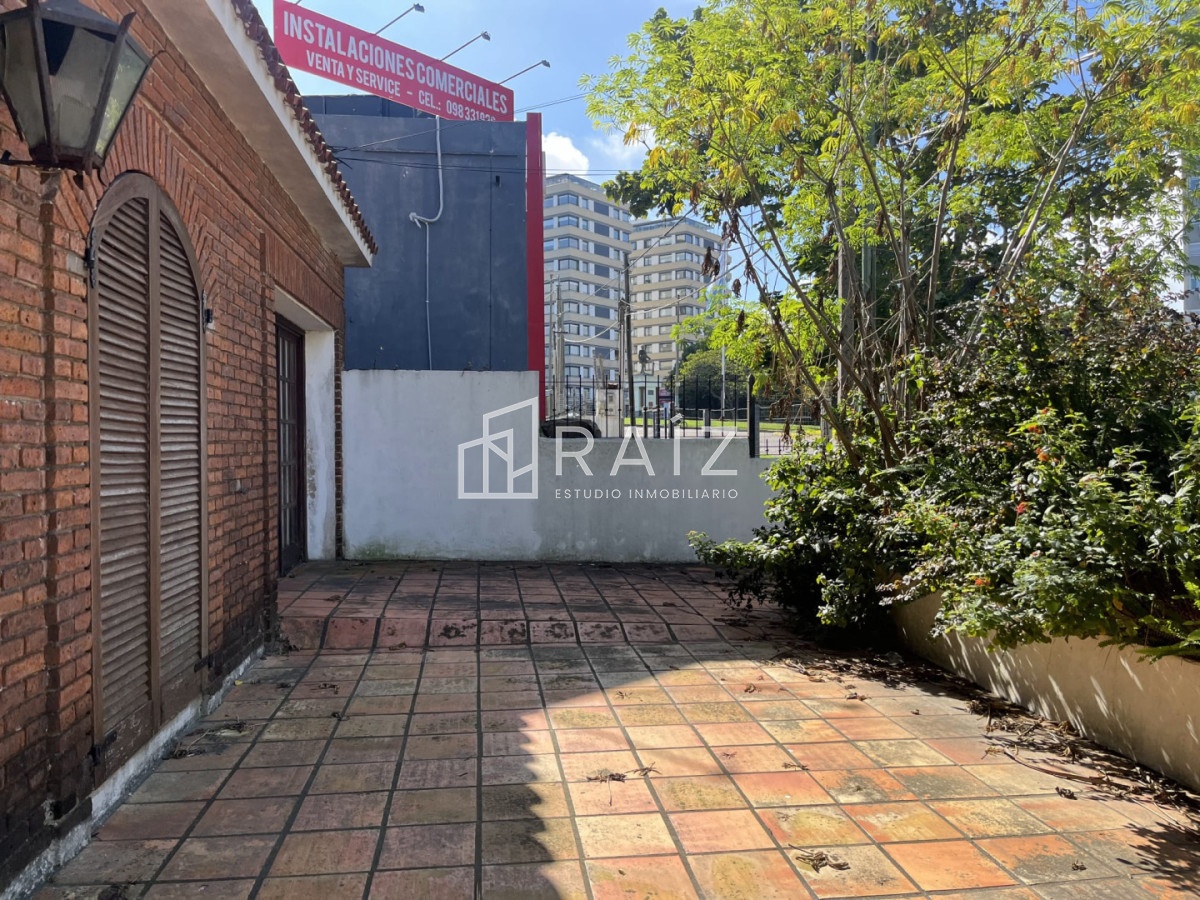 Casa ID.12095 - VENTA CASA 4 DORMITORIOS AV ESPAÑA