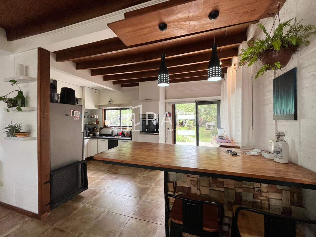 Casa ID.11202 - VENTA CASA 5 DORMITORIOS LAUSANA