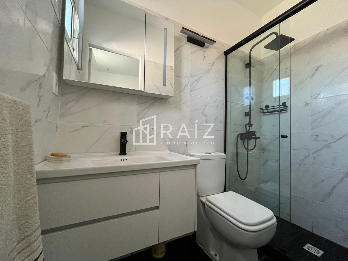 Casa ID.9521 - CASA EN VENTA DE 3 DORMITORIOS Y DEPENDENCIA PISCINA CLIMATIZADA SOLANAS 