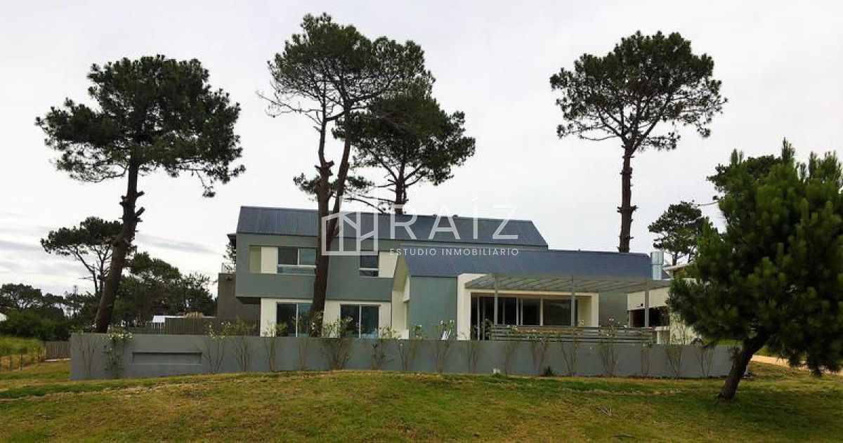 Casa ID.2549 - ESPECTACULAR CASA 5 DORMITORIOS EN VENTA JOSE IGNACIO