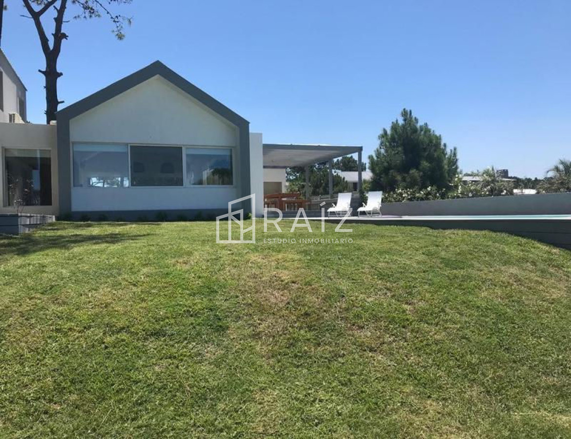 Casa ID.2549 - ESPECTACULAR CASA 5 DORMITORIOS EN VENTA JOSE IGNACIO