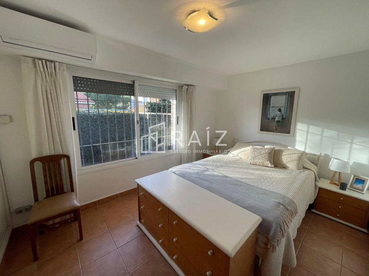 Casa ID.879 - VENTA CASA 4 DORMITORIOS PLAYA MANSA