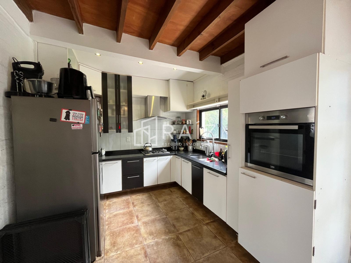 Casa ID.11202 - VENTA CASA 5 DORMITORIOS LAUSANA