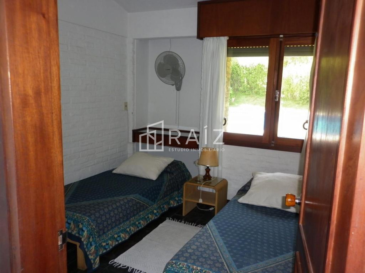 Casa ID.5646 - CASA EN VENTA 3 DORMITORIOS Y DEPENDECIA PINARES