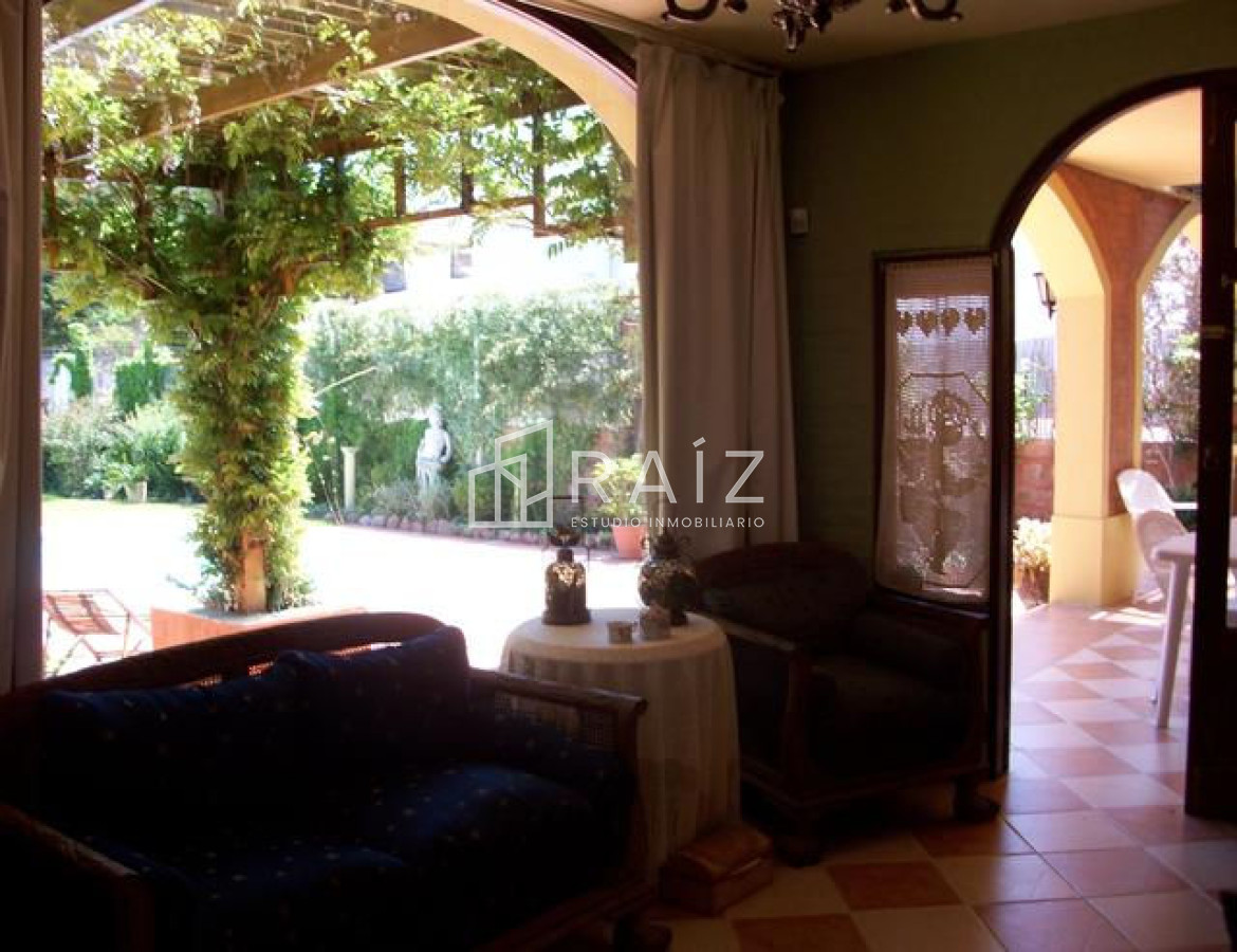 Casa ID.318 - ESTE OESTE