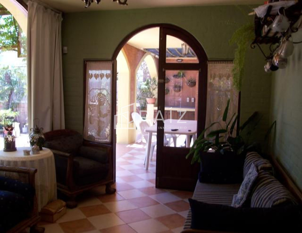 Casa ID.318 - ESTE OESTE