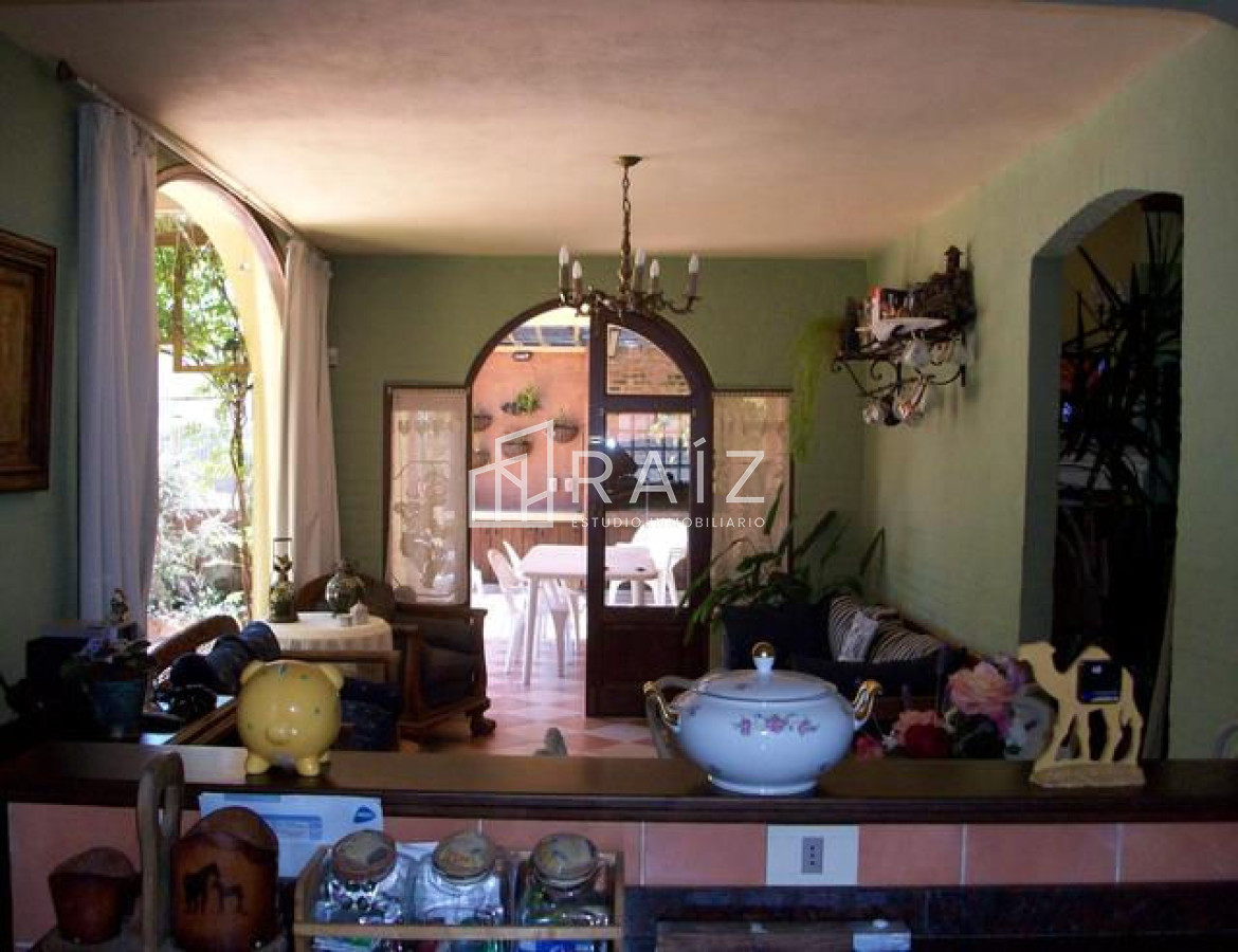 Casa ID.318 - ESTE OESTE