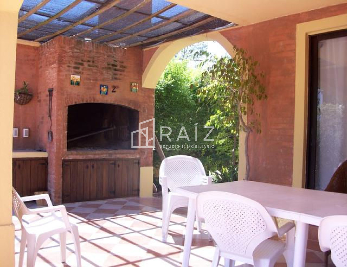 Casa ID.318 - ESTE OESTE