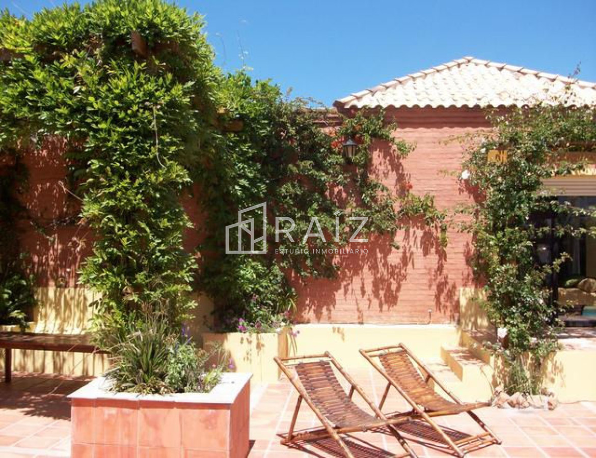 Casa ID.318 - ESTE OESTE