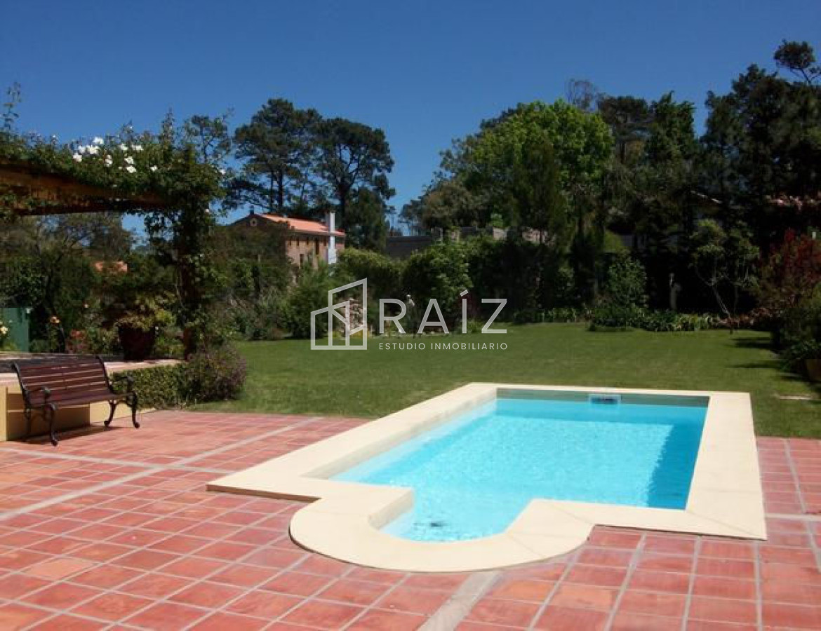 Casa ID.318 - ESTE OESTE