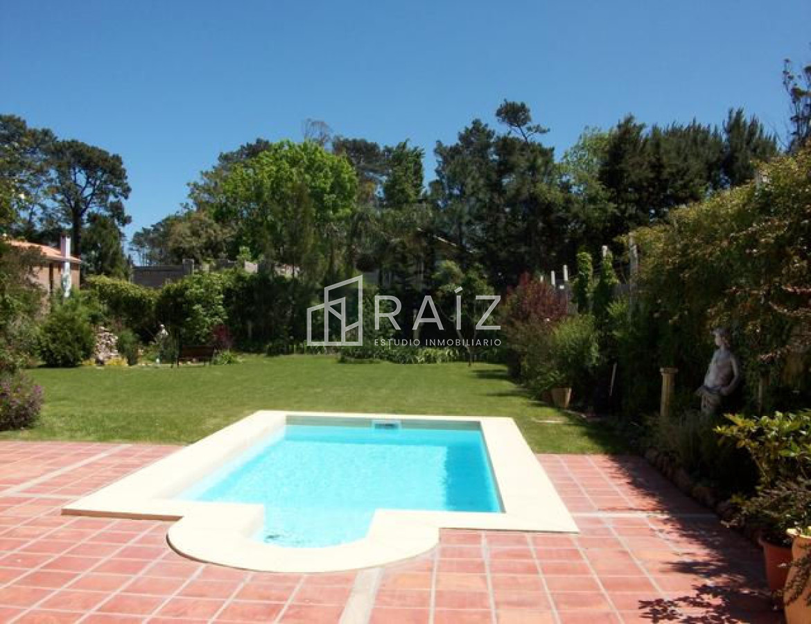 Casa ID.318 - ESTE OESTE