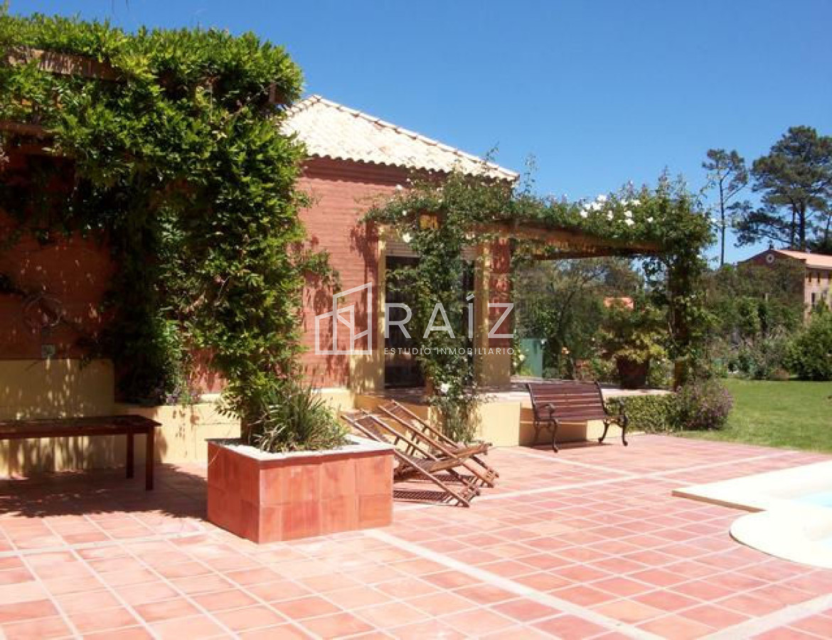 Casa ID.318 - ESTE OESTE