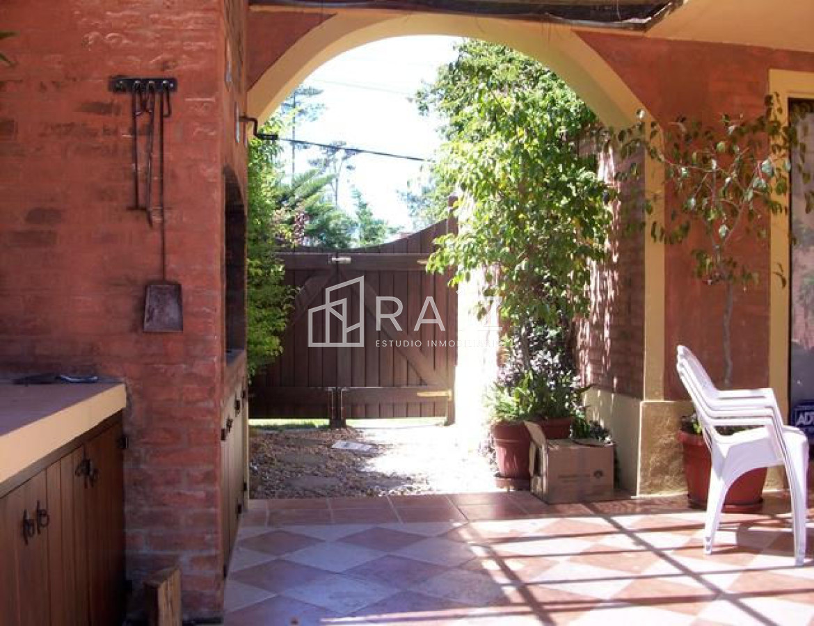 Casa ID.318 - ESTE OESTE