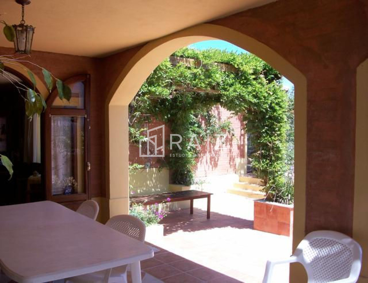 Casa ID.318 - ESTE OESTE