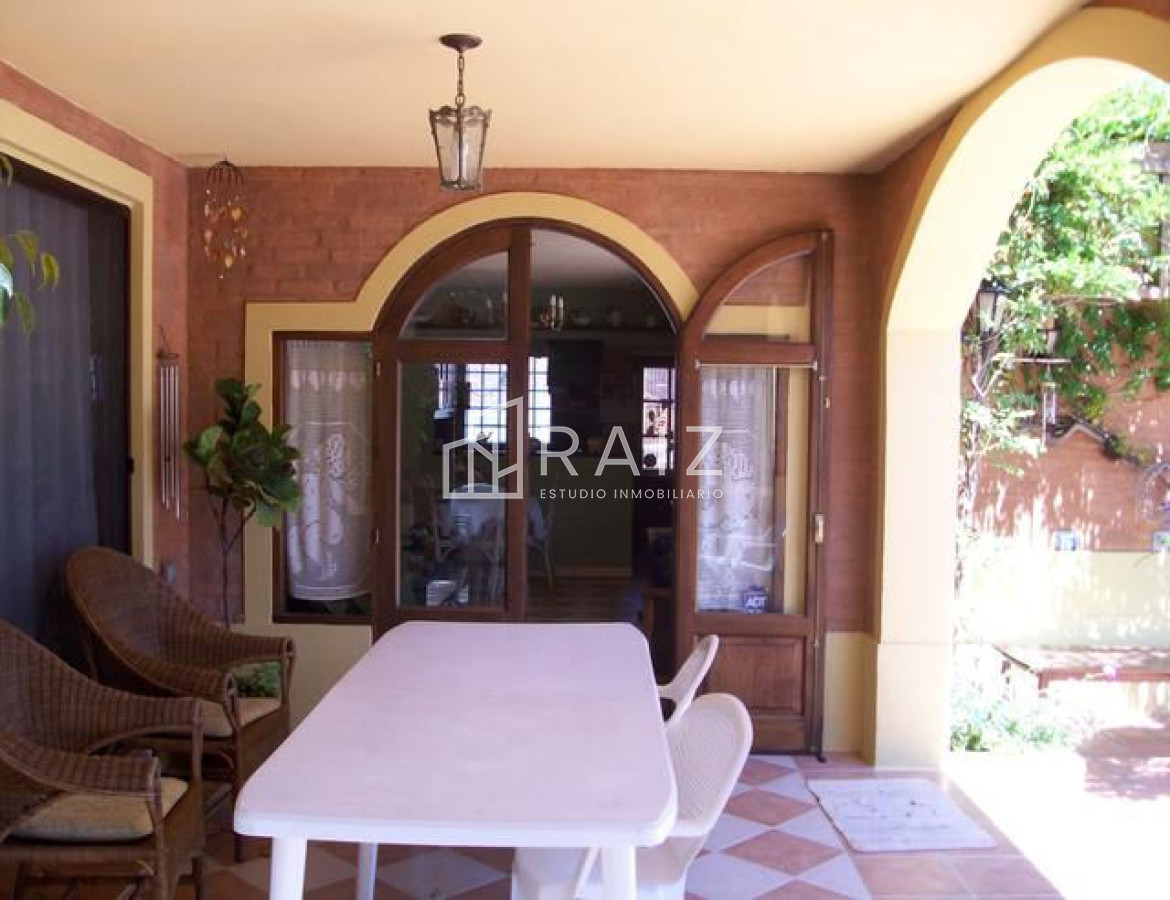 Casa ID.318 - ESTE OESTE