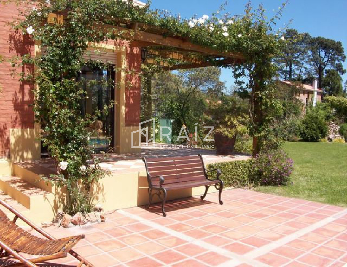 Casa ID.318 - ESTE OESTE