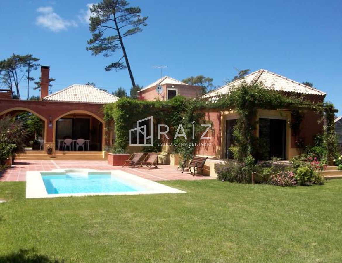 Casa ID.318 - ESTE OESTE