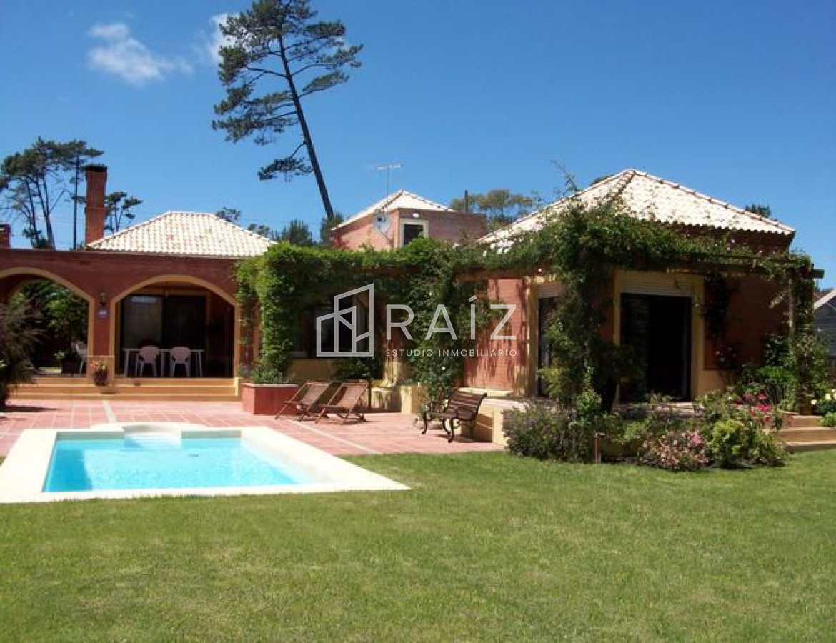 Casa ID.318 - ESTE OESTE