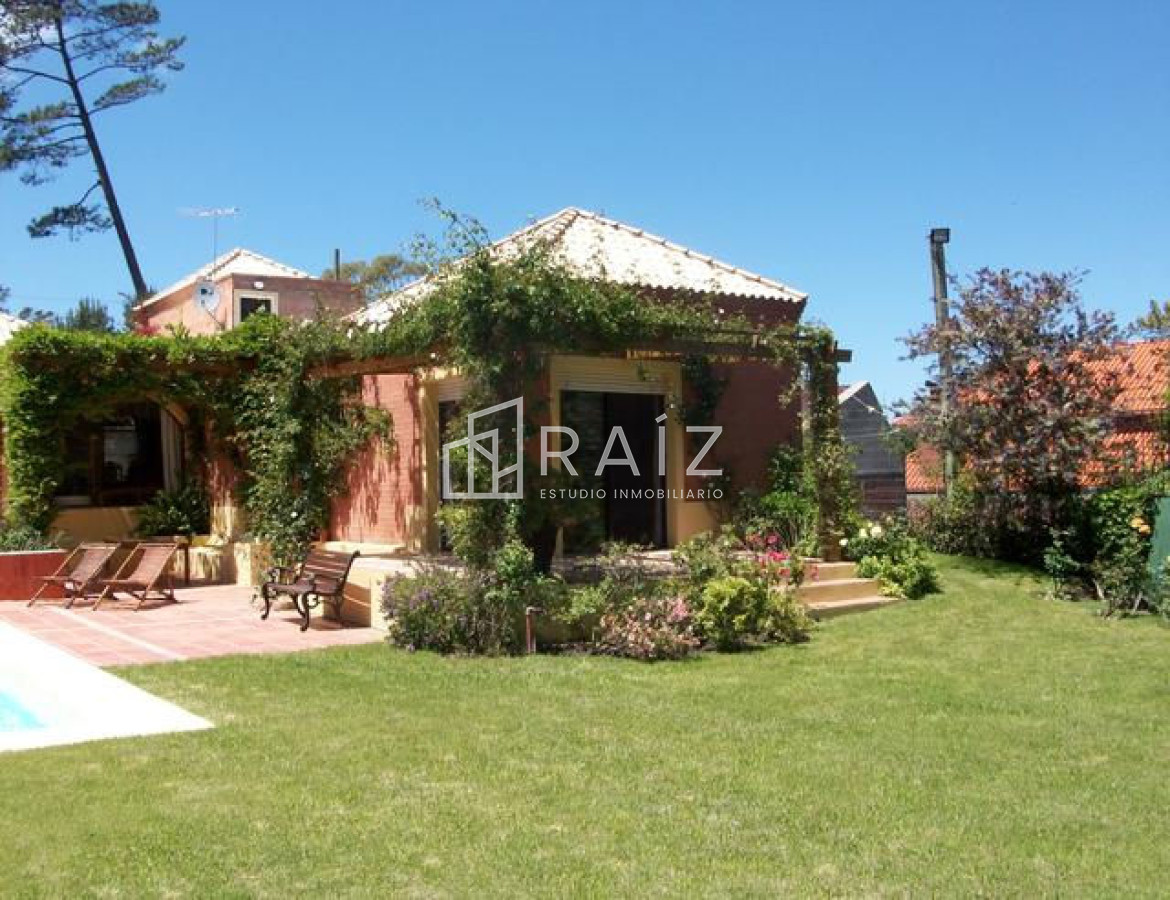 Casa ID.318 - ESTE OESTE