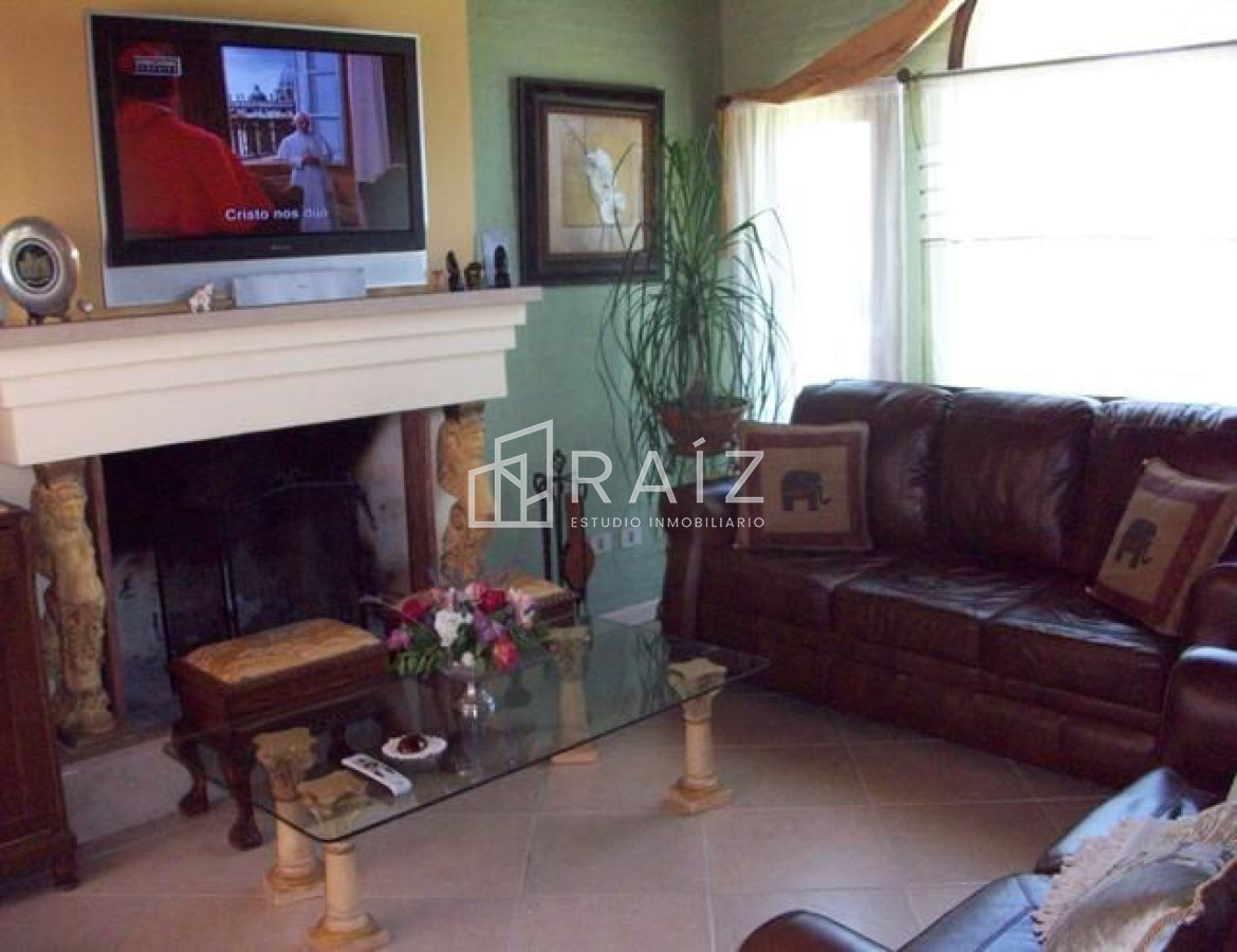 Casa ID.318 - ESTE OESTE