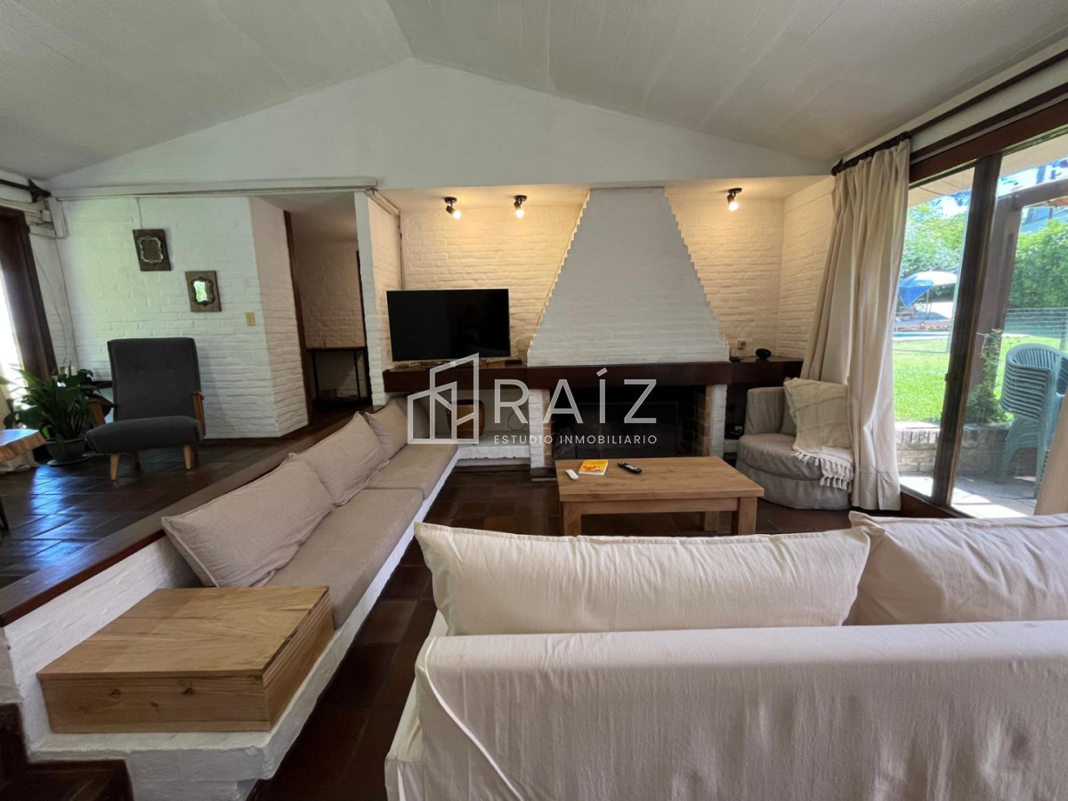 Casa ID.5646 - CASA EN VENTA 3 DORMITORIOS Y DEPENDECIA PINARES