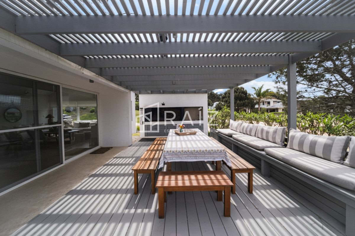 Casa ID.2549 - ESPECTACULAR CASA 5 DORMITORIOS EN VENTA JOSE IGNACIO