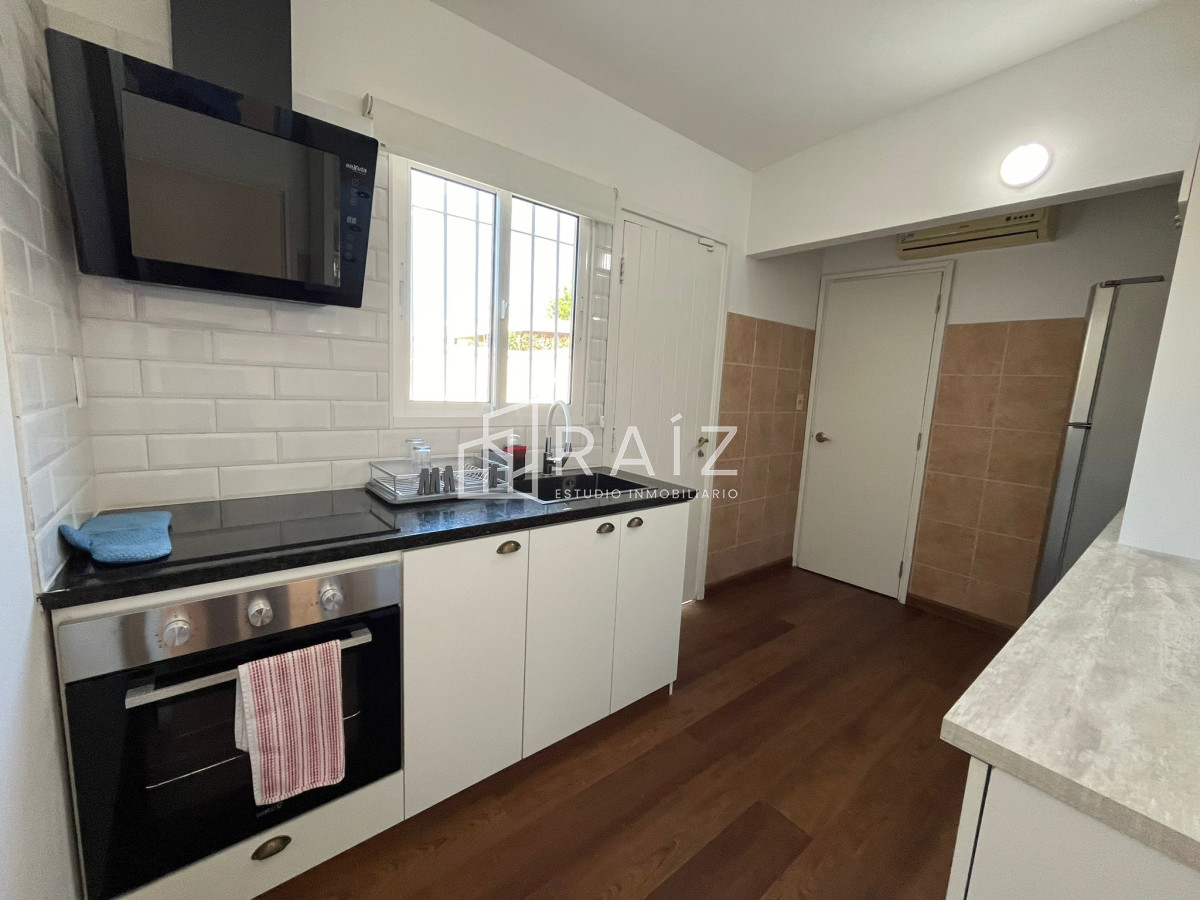 Casa ID.9521 - CASA EN VENTA DE 3 DORMITORIOS Y DEPENDENCIA PISCINA CLIMATIZADA SOLANAS 