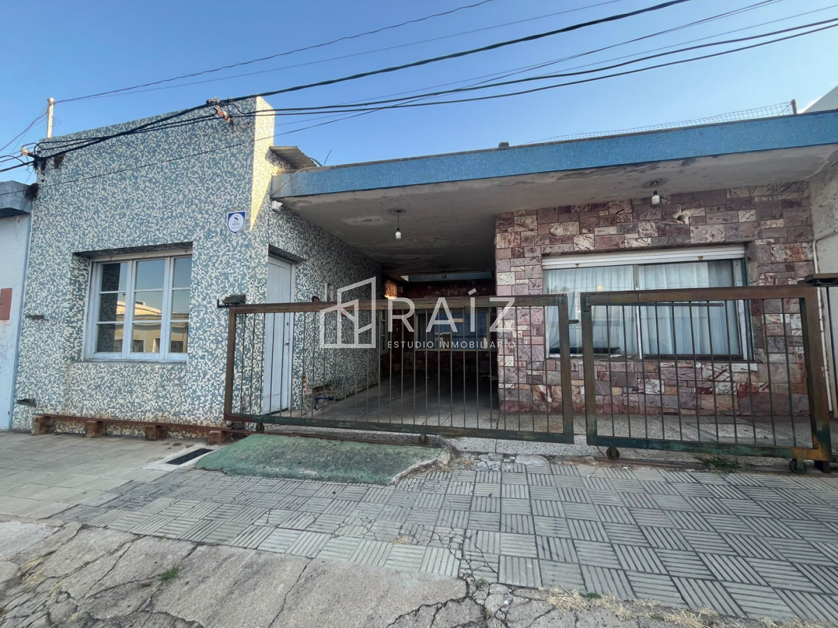 Casa ID.11827 - VENTA 2 CASAS MISMO PADRON SAN CARLOS