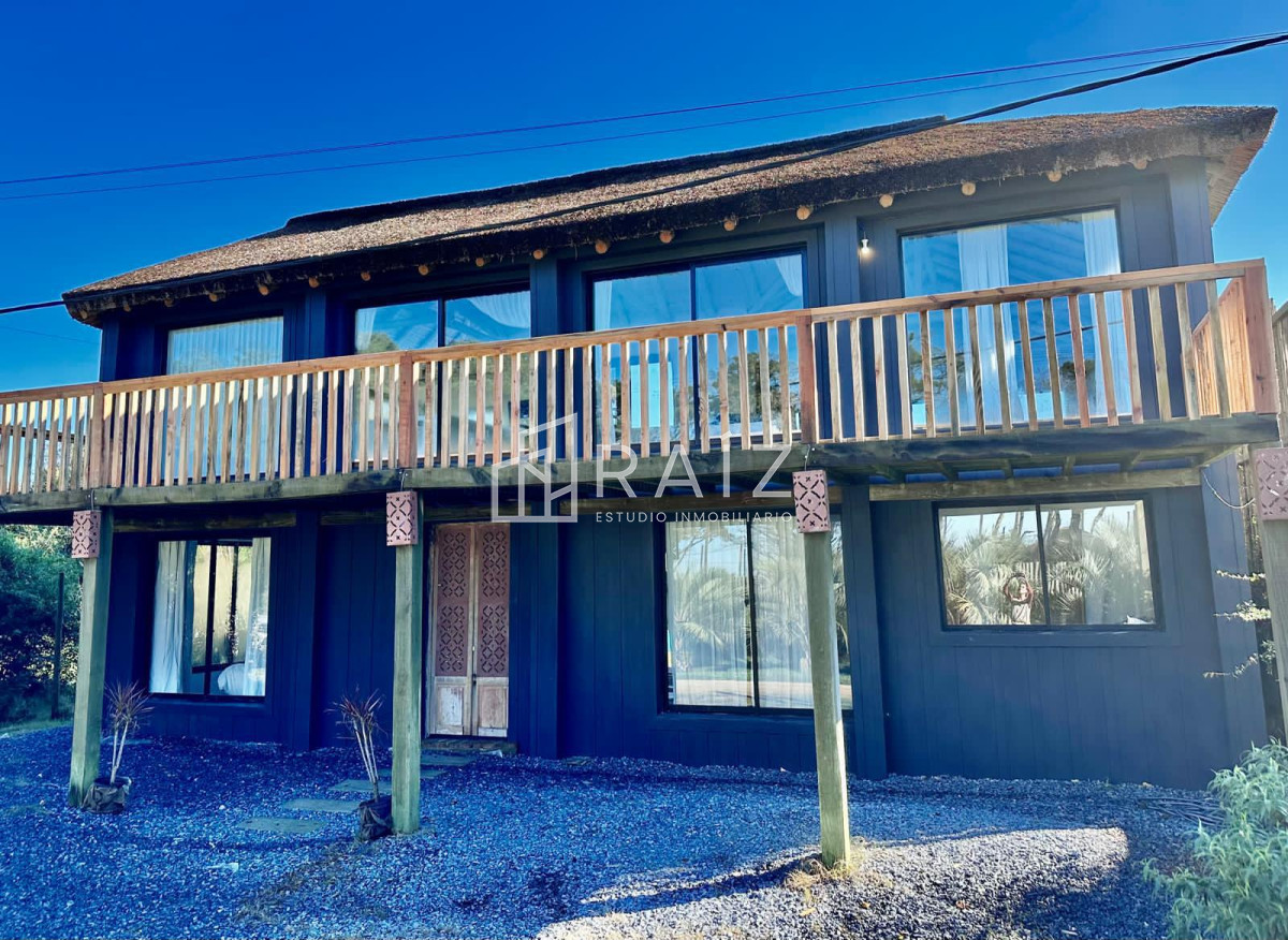 Casa ID.9351 - CASA 4 DORMITORIOS EN VENTA EN PUEBLO SAN VICENTE