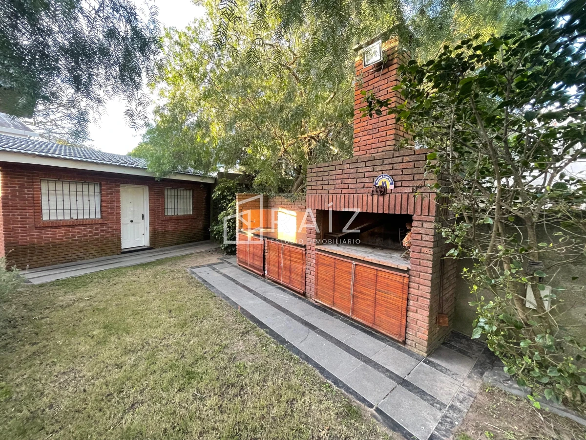 Casa ID.879 - VENTA CASA 4 DORMITORIOS PLAYA MANSA