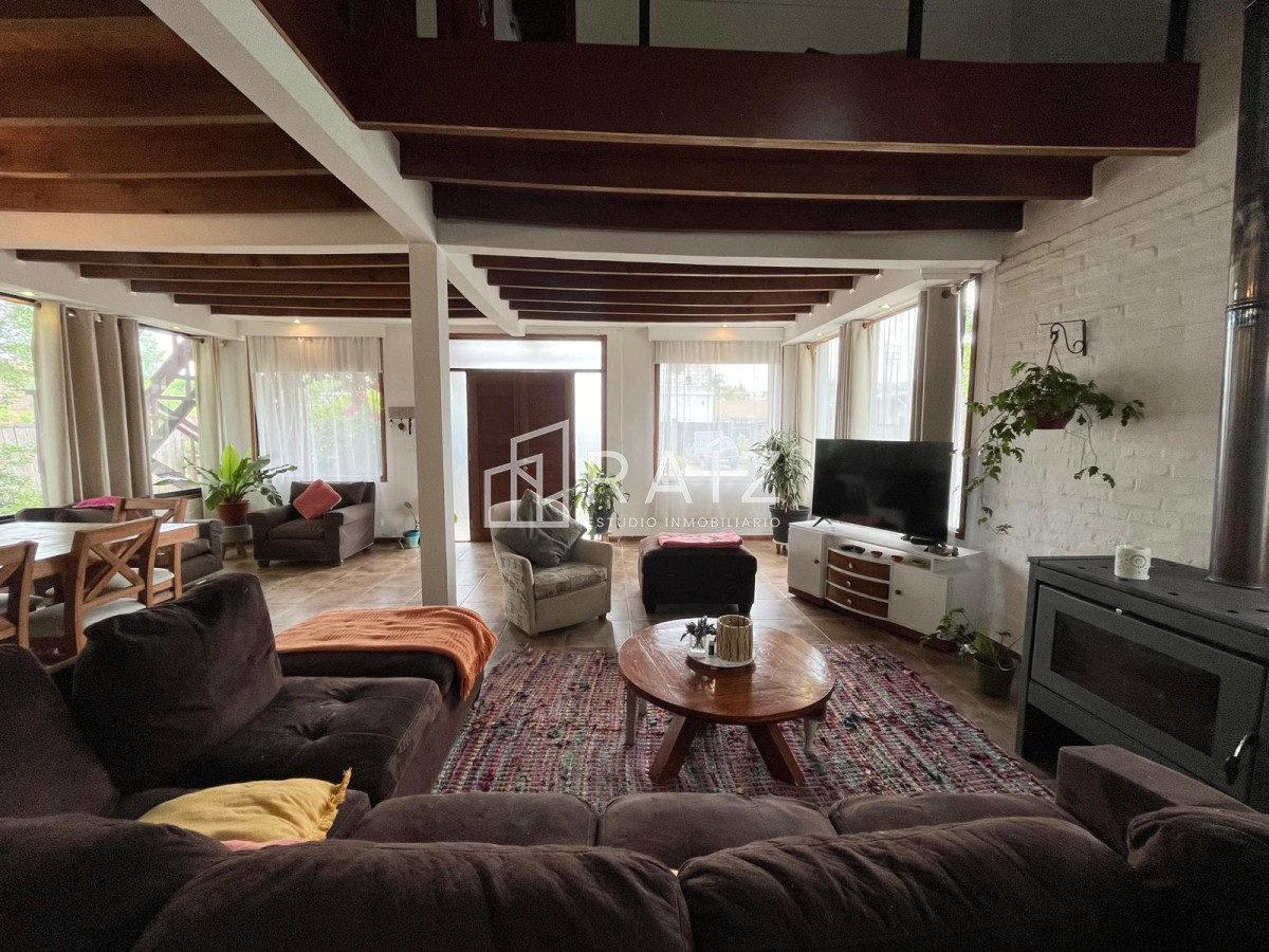 Casa ID.11202 - VENTA CASA 5 DORMITORIOS LAUSANA