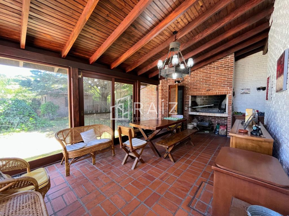 Casa ID.7937 - VENTA CASA 4 DORMITORIOS Y DEPENDENCIA SAN RAFAEL