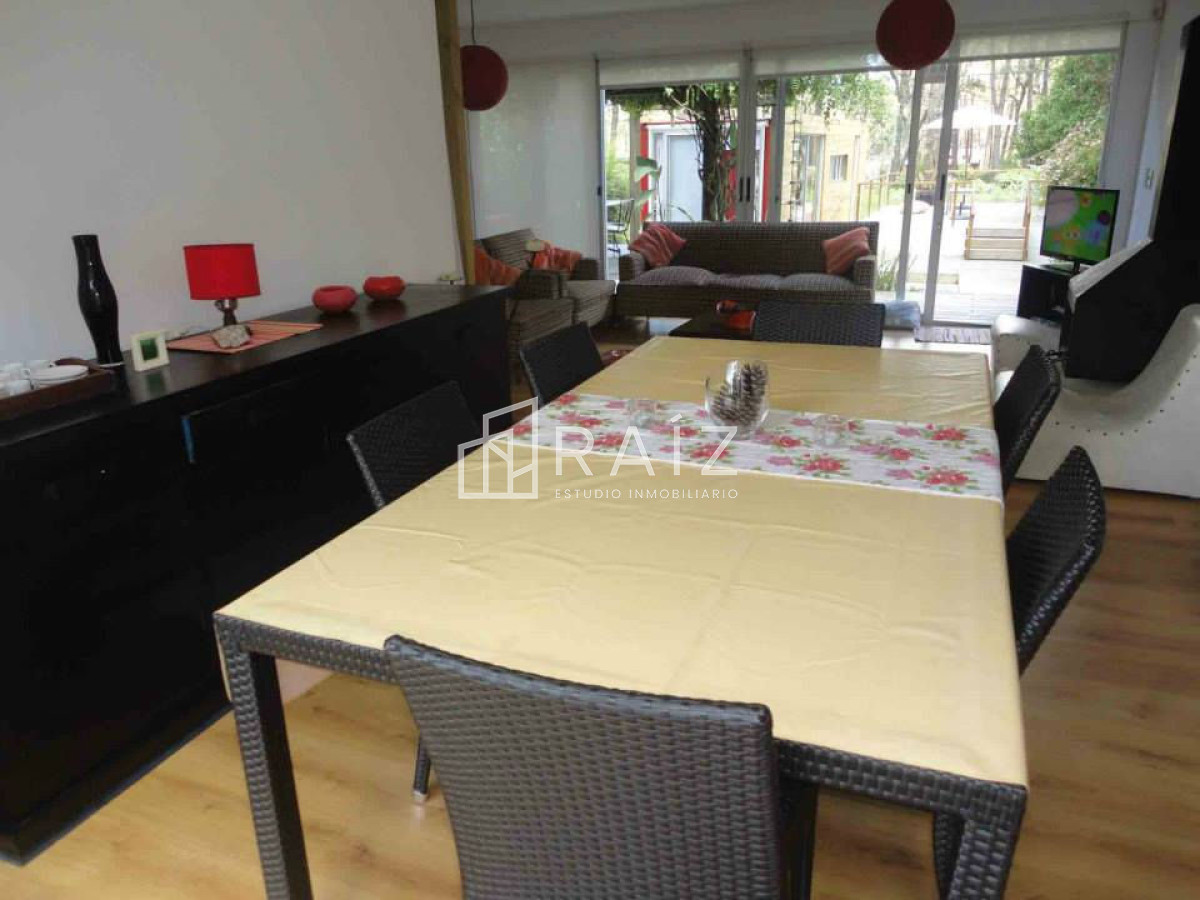 Casa ID.604 - CASA EN VENTA 4 DORMITORIOS MONTOYA