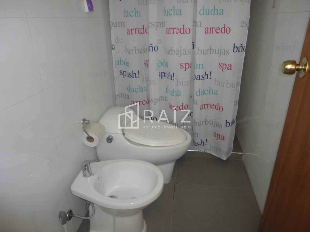 Casa ID.604 - CASA EN VENTA 4 DORMITORIOS MONTOYA