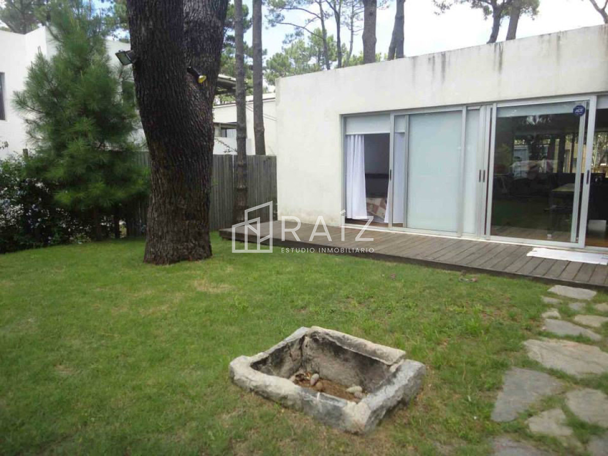 Casa ID.604 - CASA EN VENTA 4 DORMITORIOS MONTOYA
