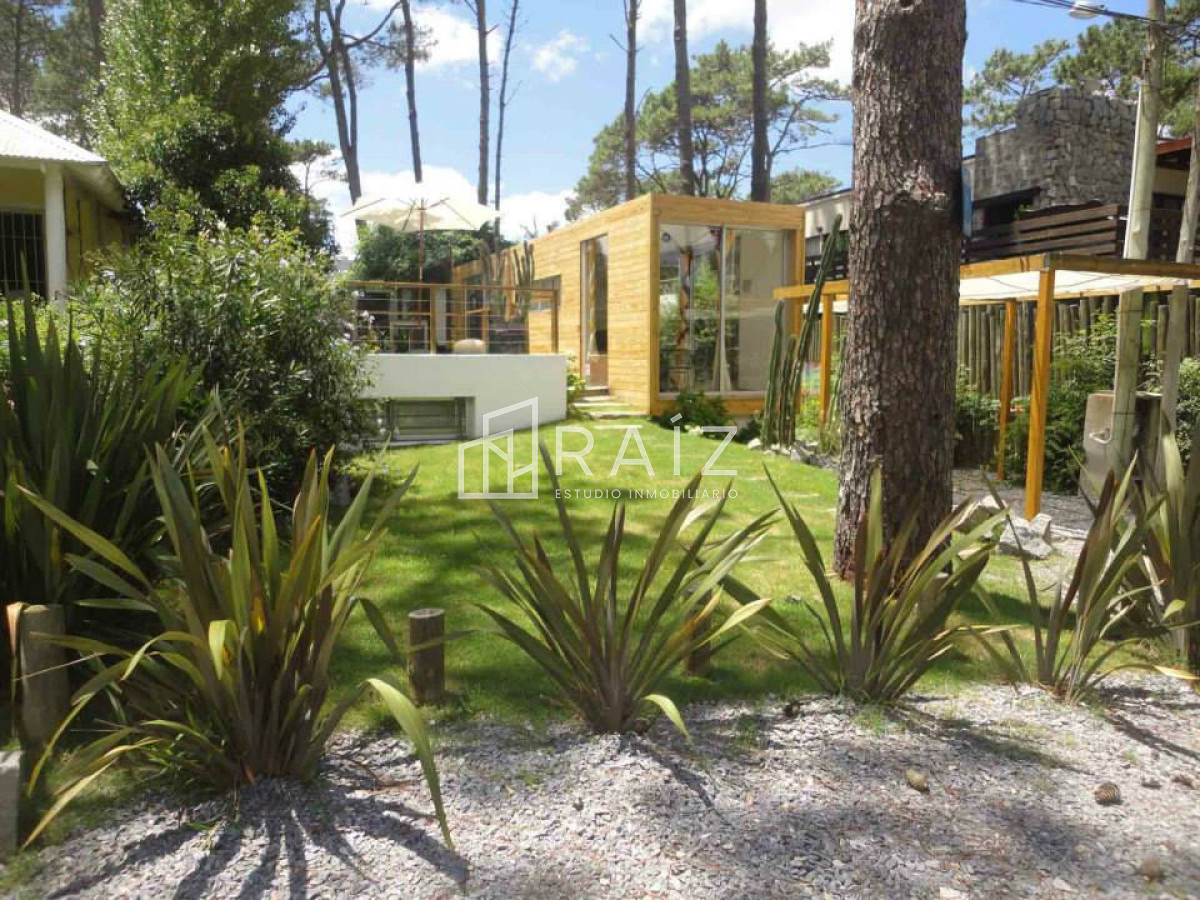 Casa ID.604 - CASA EN VENTA 4 DORMITORIOS MONTOYA