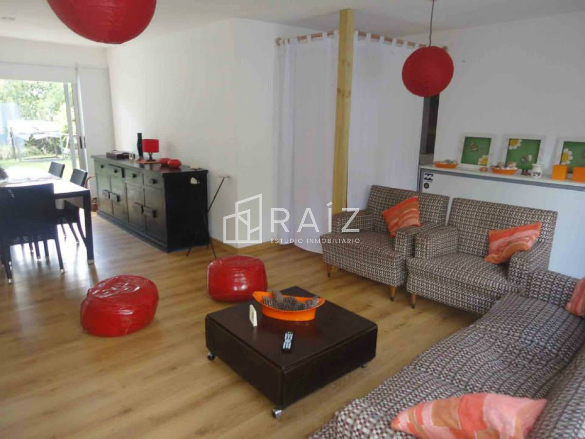 Casa ID.604 - CASA EN VENTA 4 DORMITORIOS MONTOYA