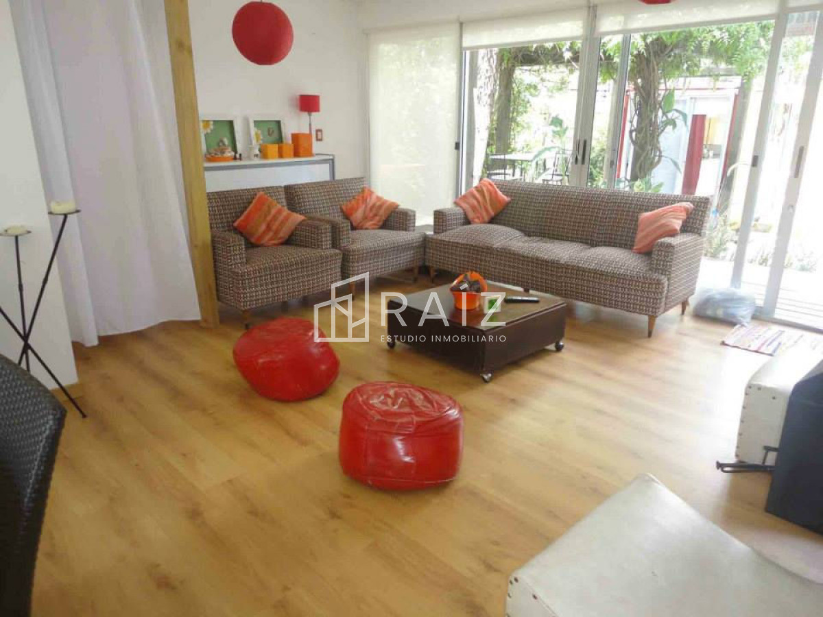 Casa ID.604 - CASA EN VENTA 4 DORMITORIOS MONTOYA