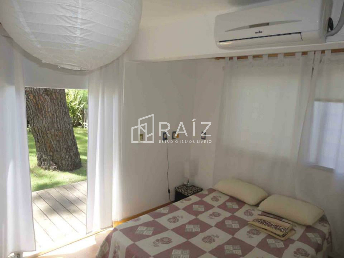 Casa ID.604 - CASA EN VENTA 4 DORMITORIOS MONTOYA