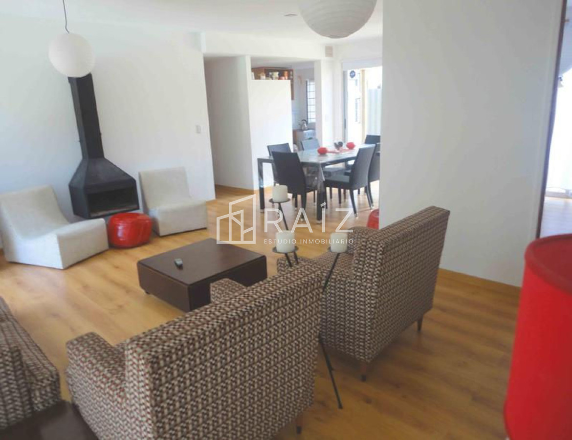 Casa ID.604 - CASA EN VENTA 4 DORMITORIOS MONTOYA