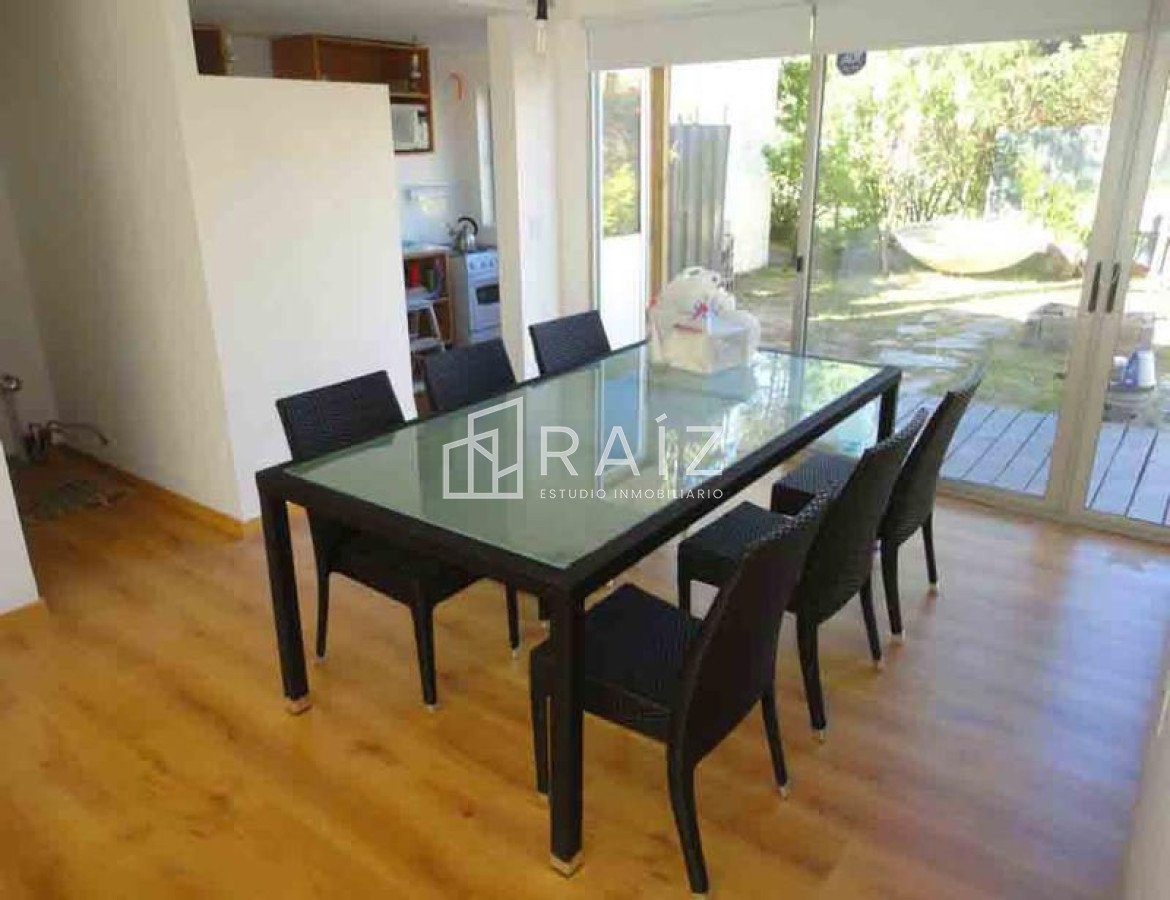 Casa ID.604 - CASA EN VENTA 4 DORMITORIOS MONTOYA