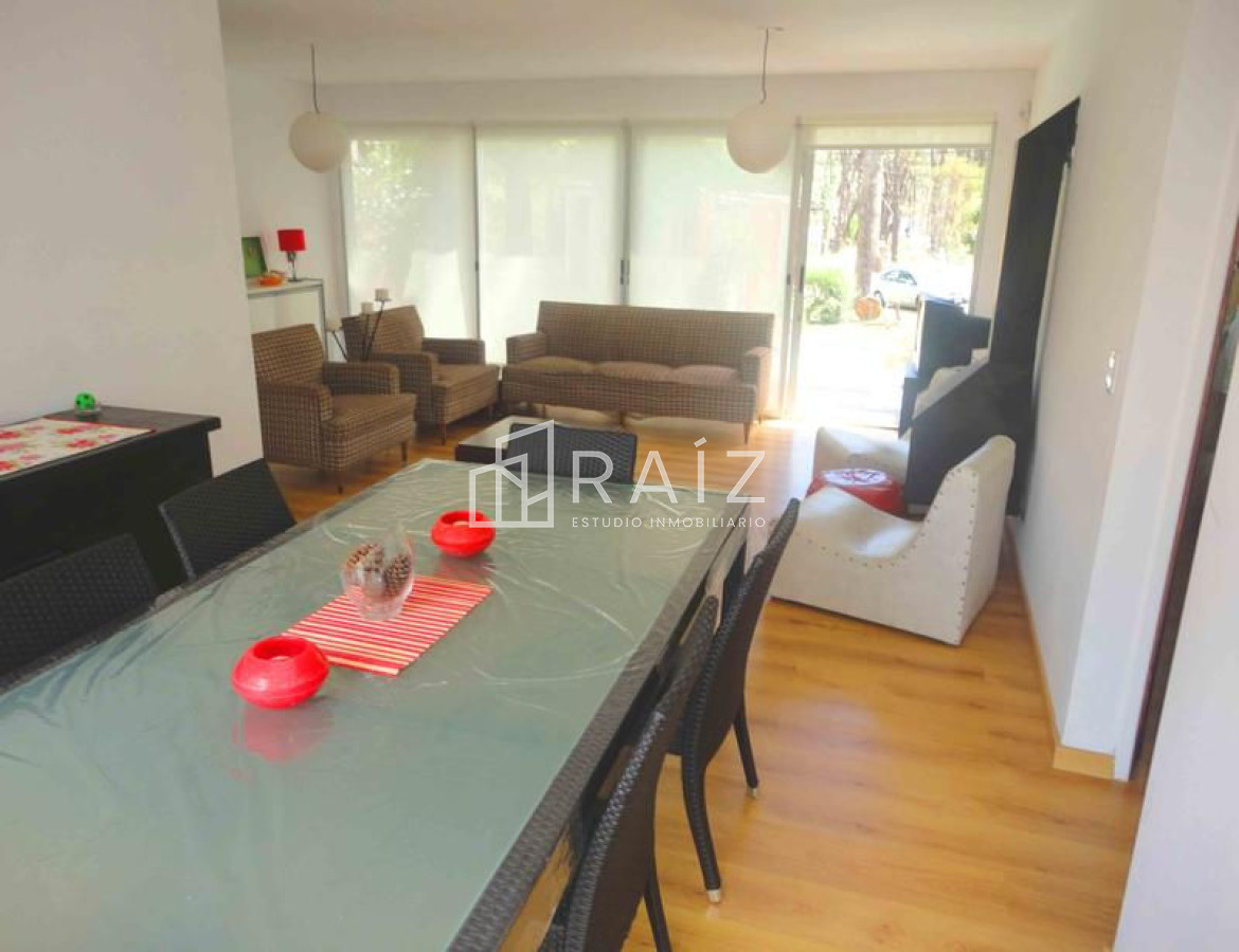 Casa ID.604 - CASA EN VENTA 4 DORMITORIOS MONTOYA
