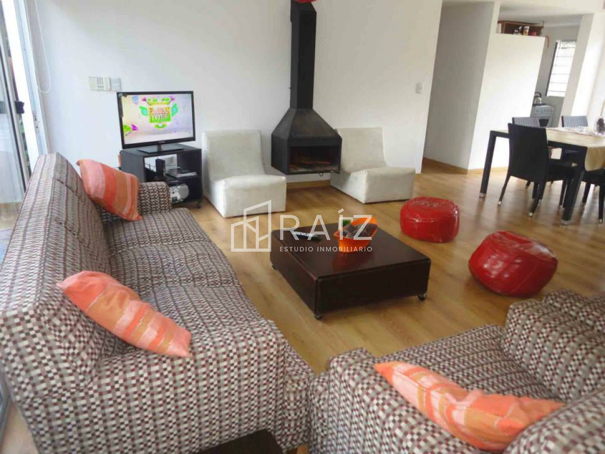 Casa ID.604 - CASA EN VENTA 4 DORMITORIOS MONTOYA