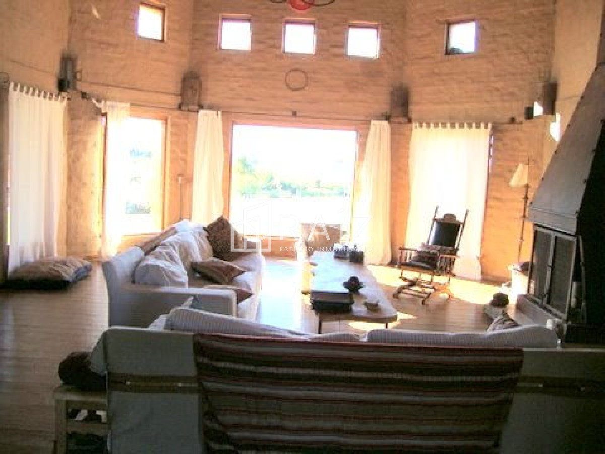 Casa ID.609 - Casa en Punta Ballena, Laguna del Sauce