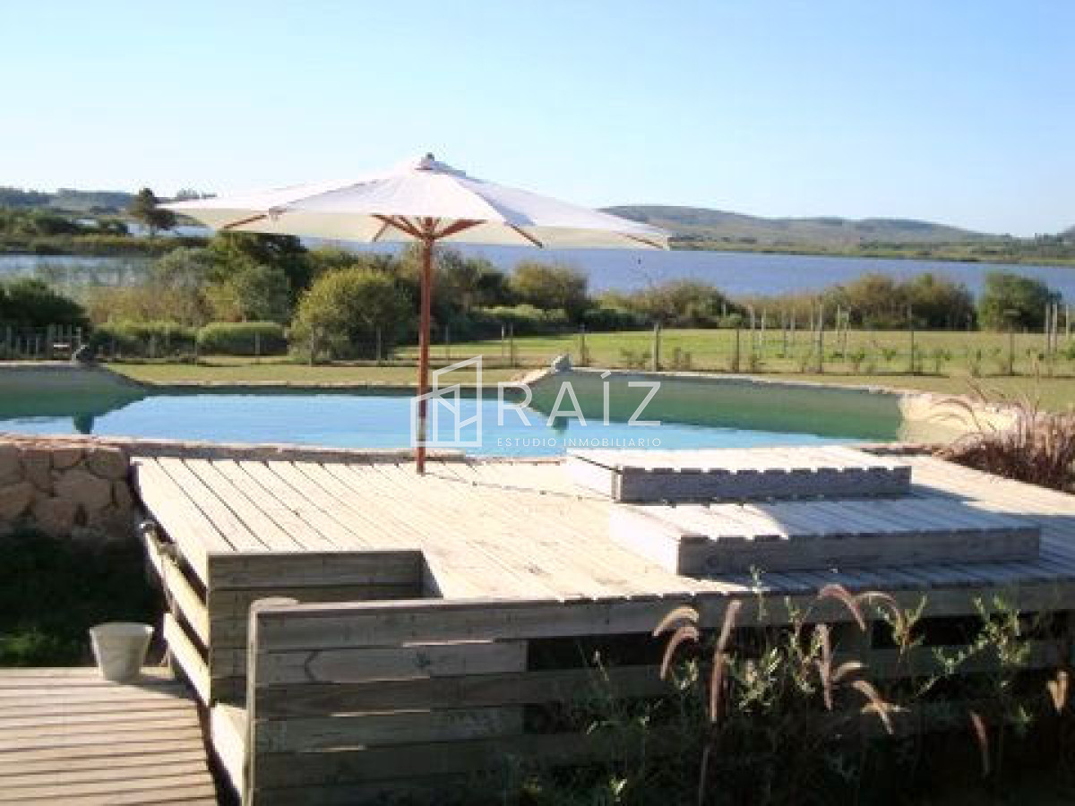 Casa ID.609 - Casa en Punta Ballena, Laguna del Sauce