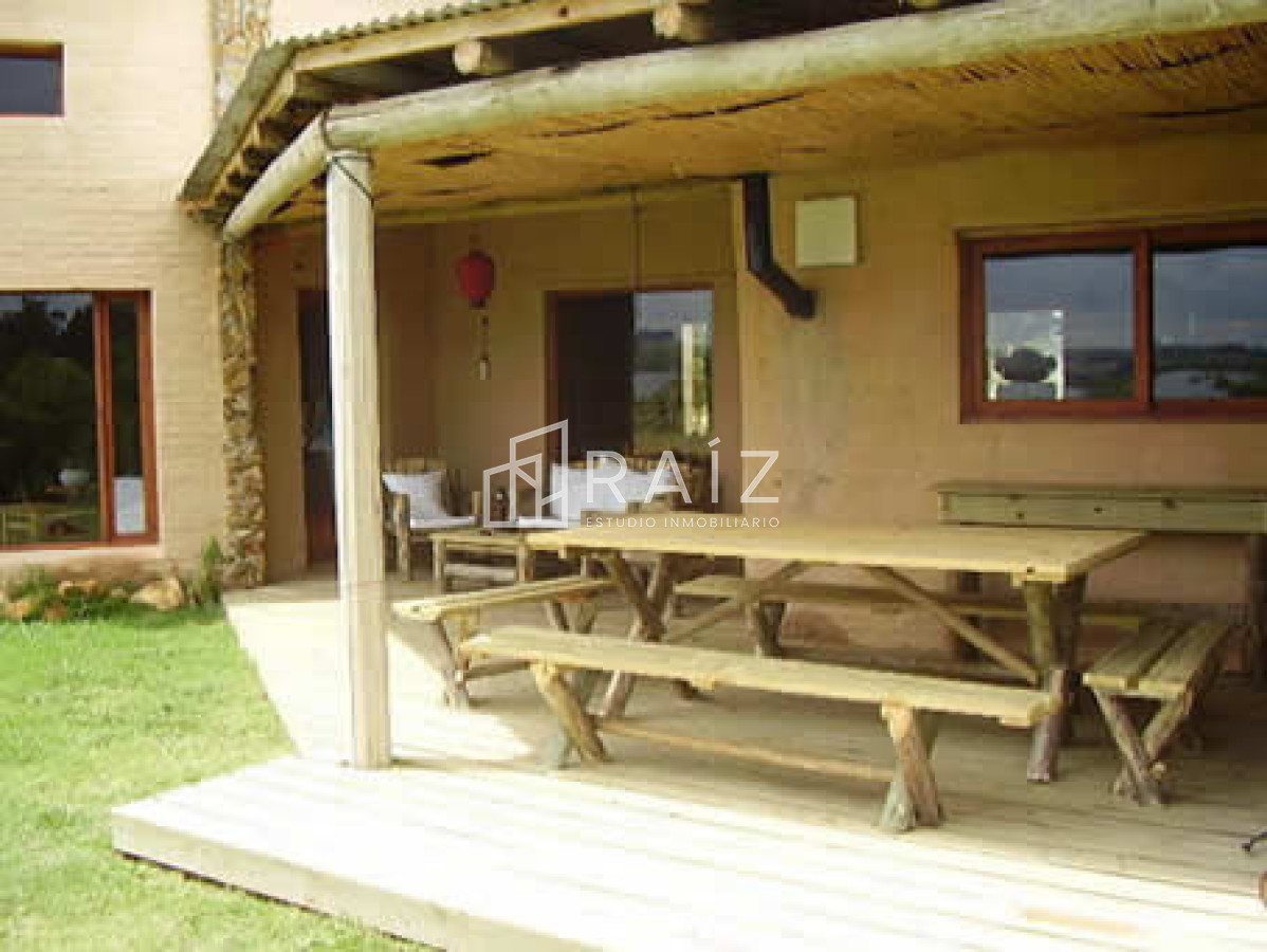 Casa ID.609 - Casa en Punta Ballena, Laguna del Sauce