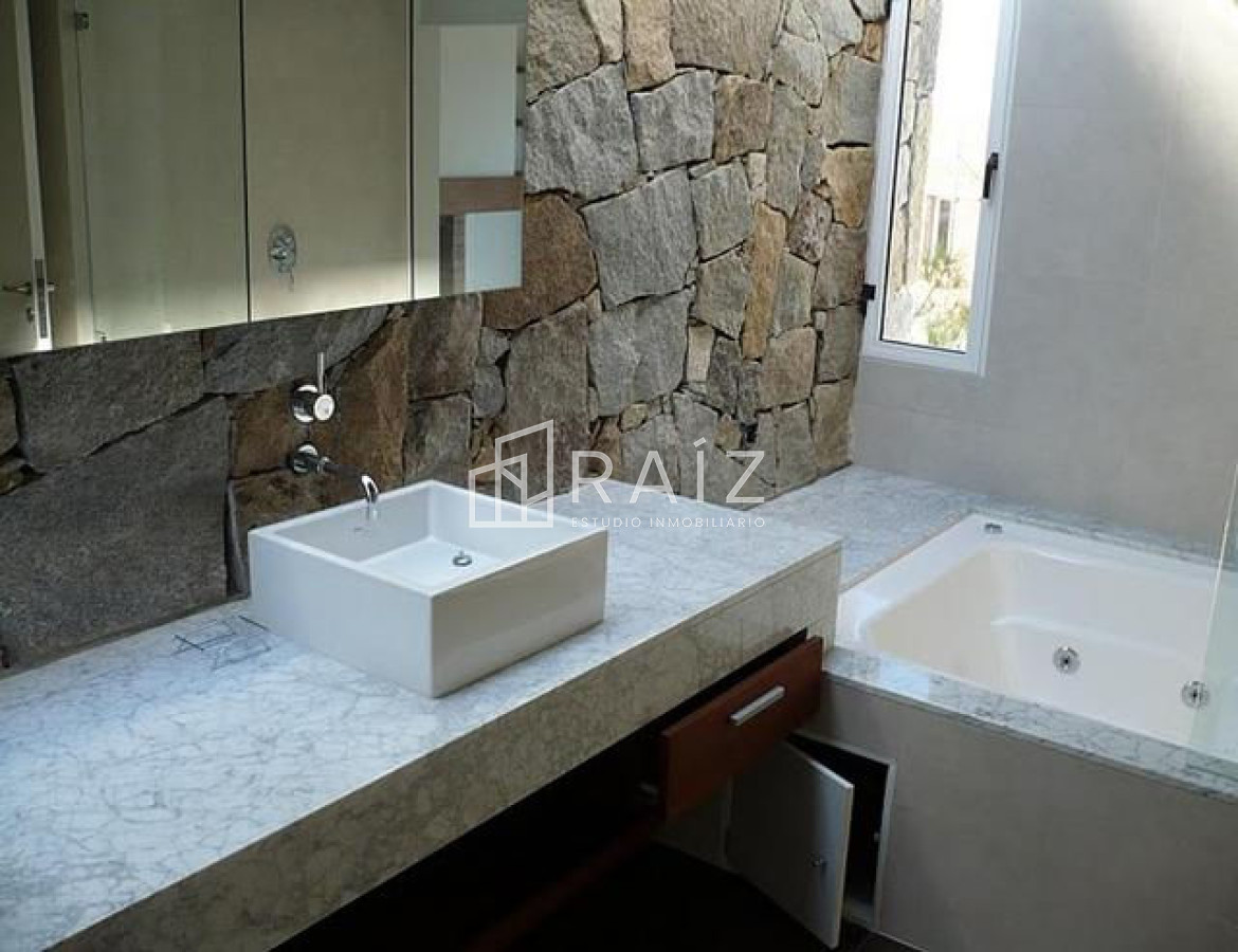 Casa ID.630 - CASA 6 DORMITORIOS ALQUILER TEMPORADA PUNTA DE PIEDRAS 