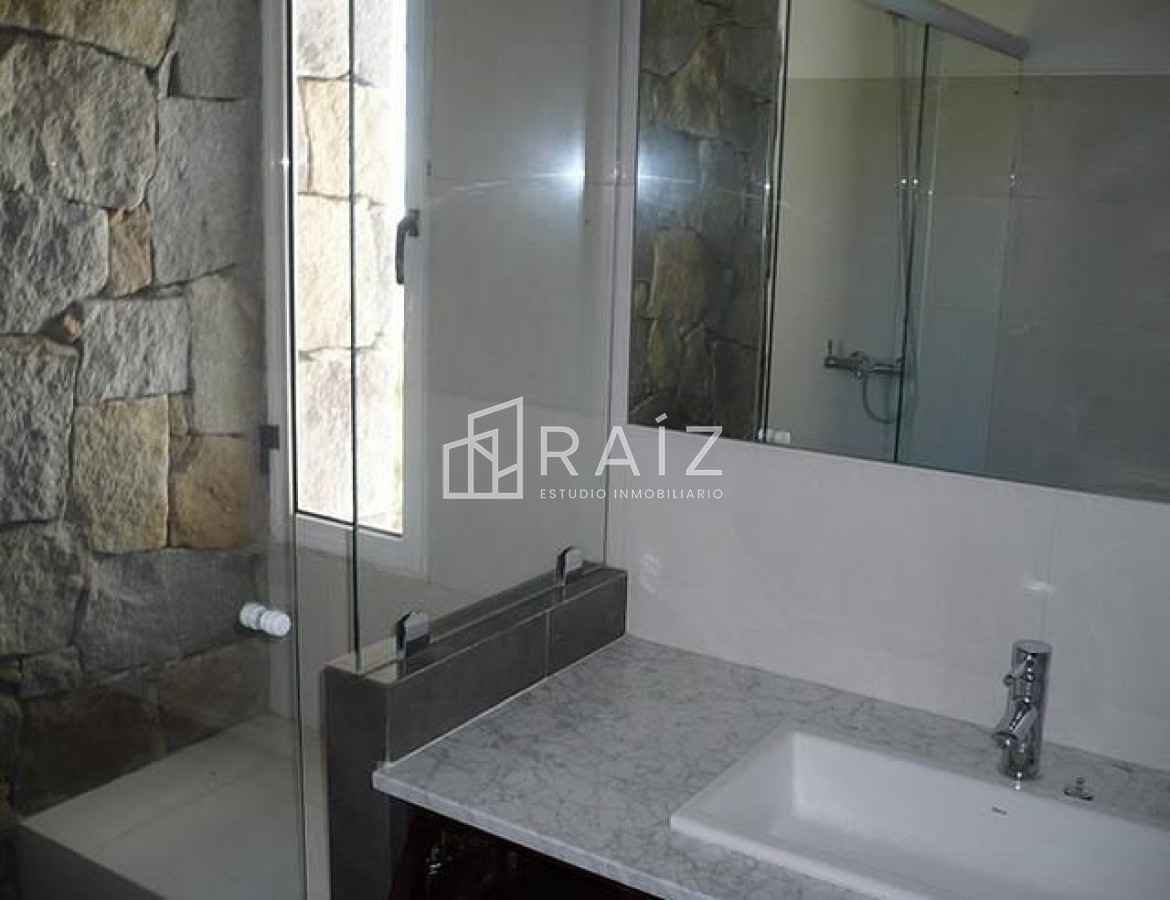 Casa ID.630 - CASA 6 DORMITORIOS ALQUILER TEMPORADA PUNTA DE PIEDRAS 