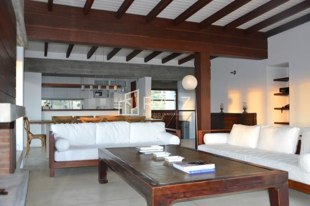 Casa ID.630 - CASA 6 DORMITORIOS ALQUILER TEMPORADA PUNTA DE PIEDRAS 